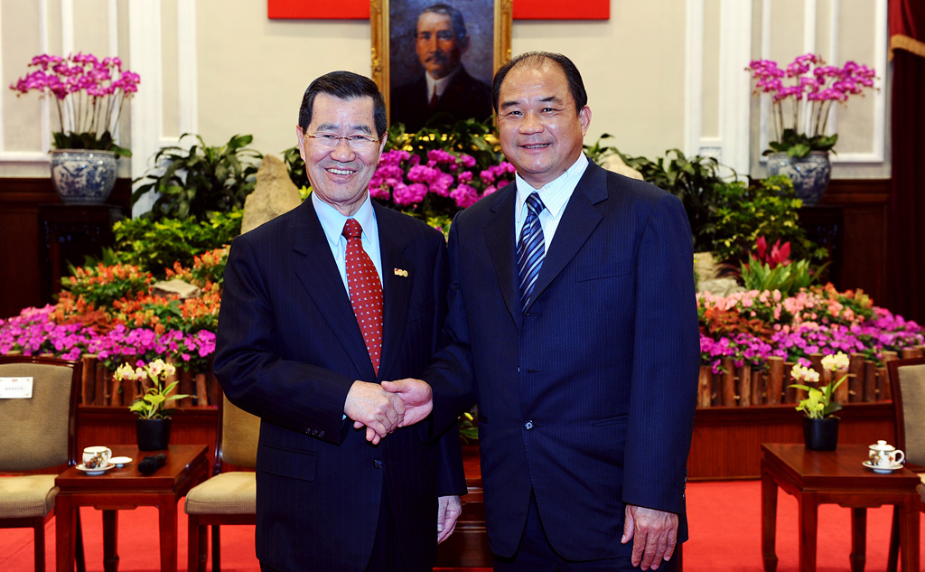 賴董事長與蕭萬長副總統